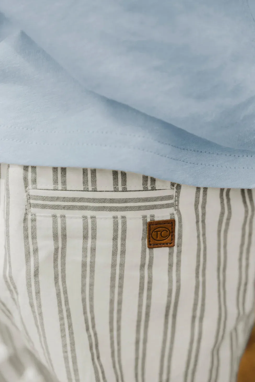 Tartine Et Chocolat Jungen Mädchen BABY EXPLORATEUR EN HERBE KURZE HOSE 15 - Farn