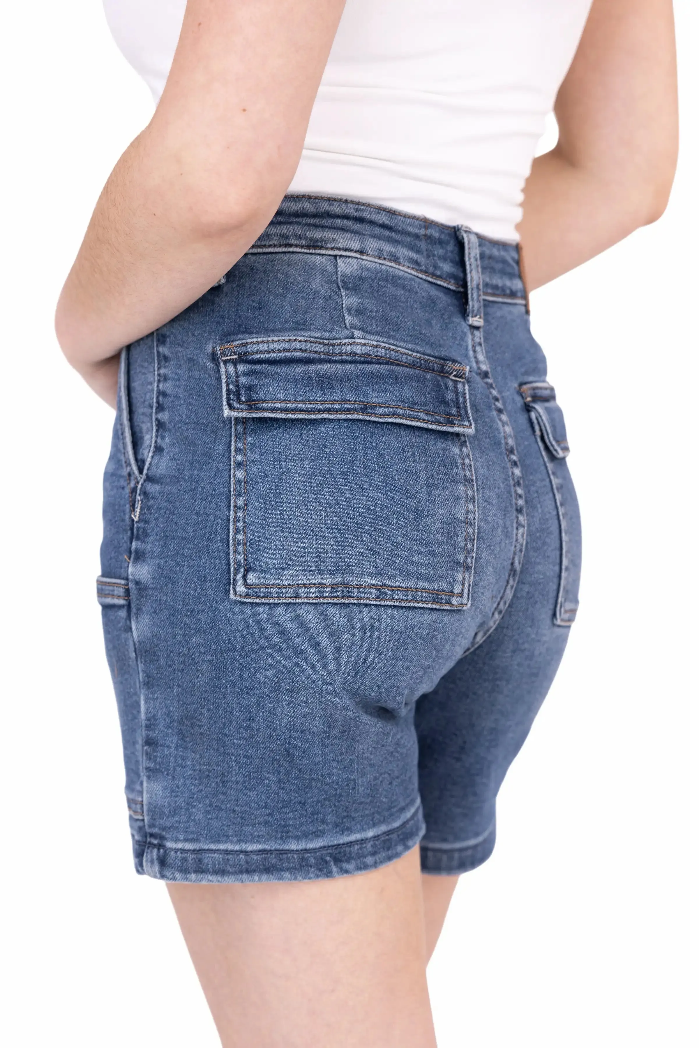 The Hartley von Judy Blue: Utility-Denimshorts mittlerer Länge mit hoher Taille