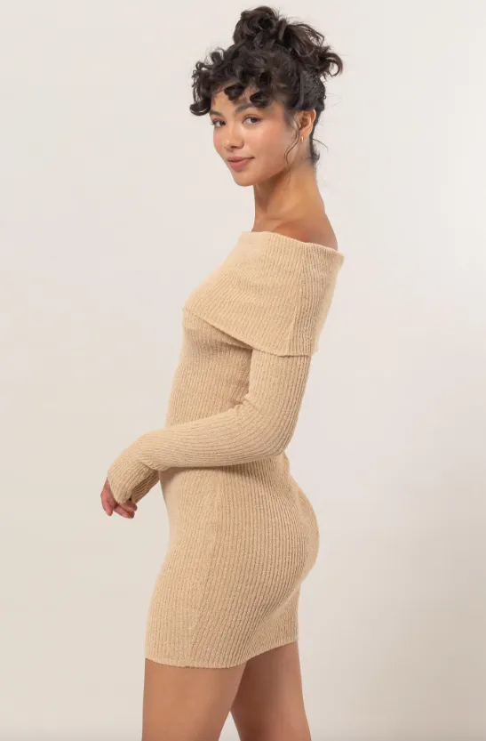 Valerie Trägerlos geripptes Minikleid