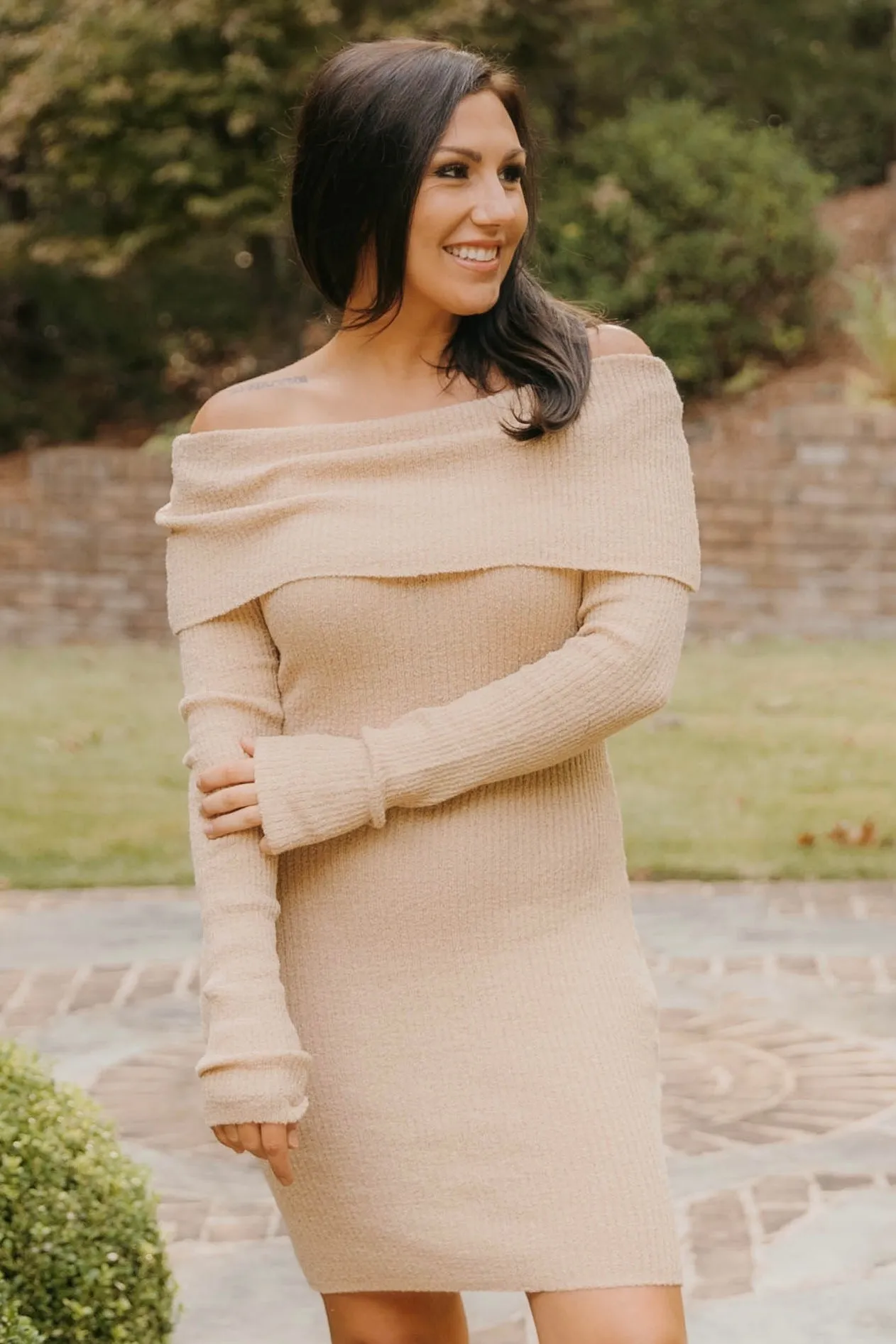 Valerie Trägerlos geripptes Minikleid