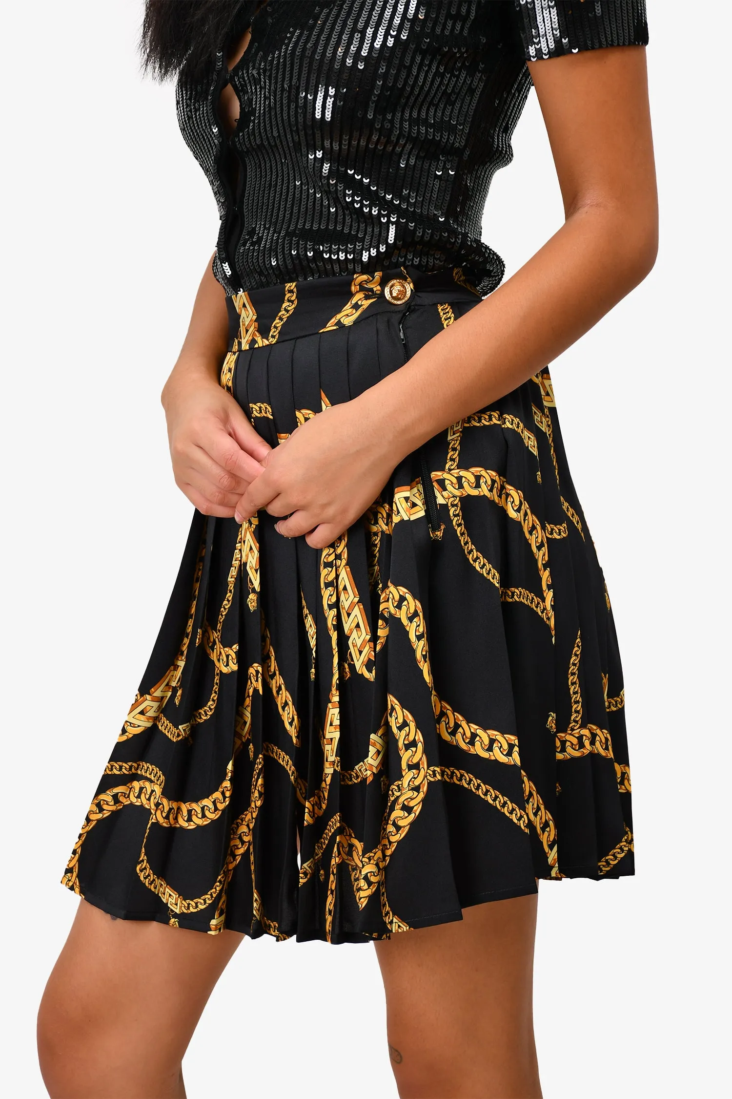 Versace Schwarz/Gold bedruckter Plisseé-Minirock Größe 36