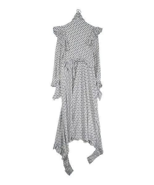 VETEMENTS Kleider