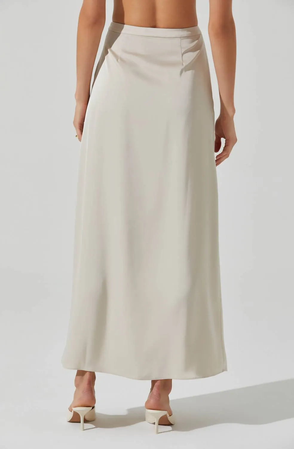 Vitella Satin Maxi Rock in Ecru