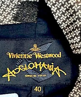 VIVIENNE WESTWOOD UK. NEU MIT ETIKETT ANGLOMANIA 