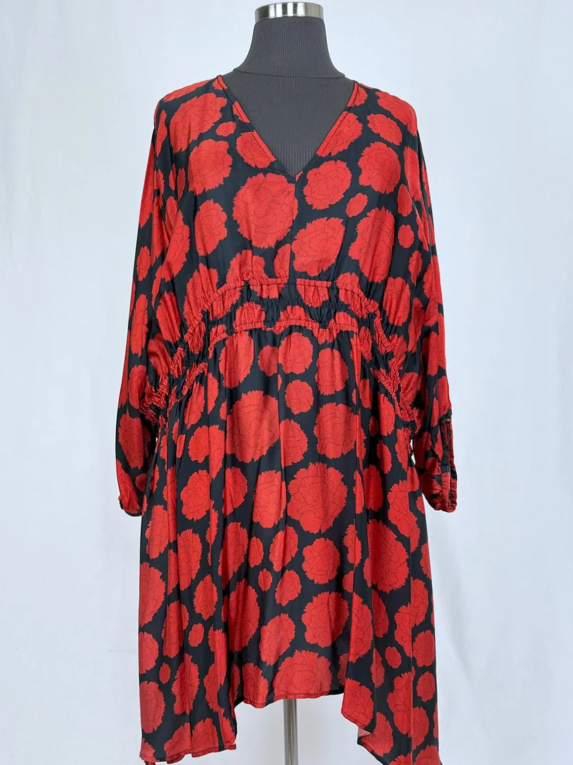 Wray Größe 5XL (30W) Schwarz & Rotes Blumenkleid NWT